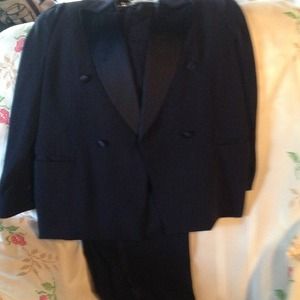 Navy blue, authentic Giorgio Armani suit!