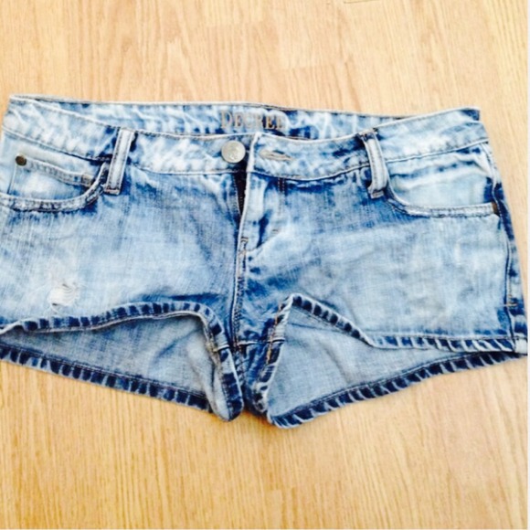 Decree stonewashed shorts