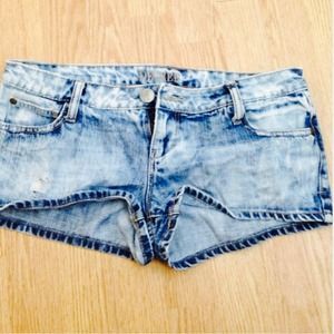 Decree stonewashed shorts
