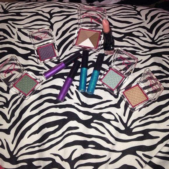 💥💢💢SOLD💢💢💥Drug store makeup $1 and $2 each - Picture 3 of 4