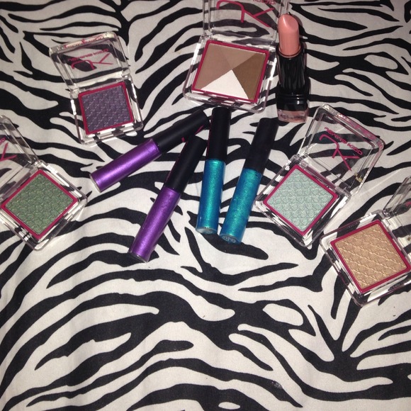 💥💢💢SOLD💢💢💥Drug store makeup $1 and $2 each - Picture 4 of 4