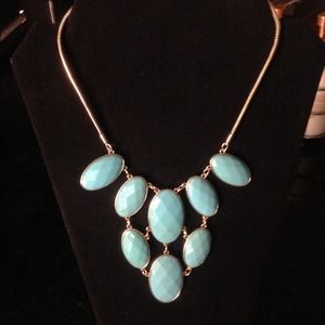 Gorgeous blue stone necklace!!