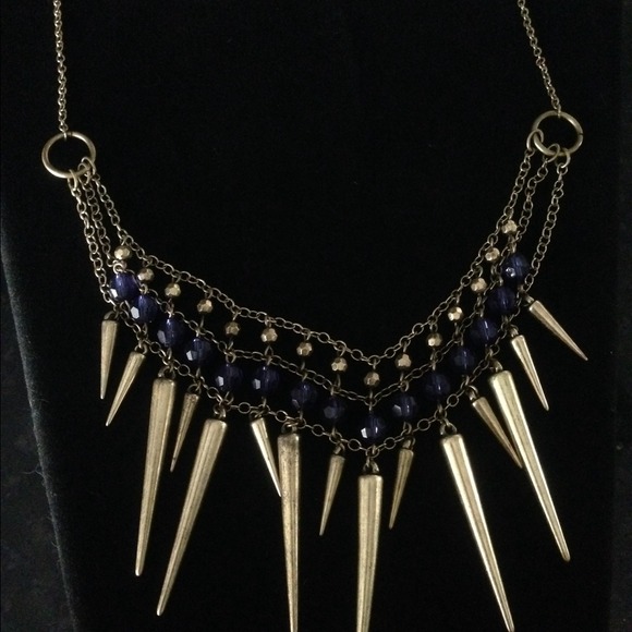Stones and cones necklace, has a vintage feel