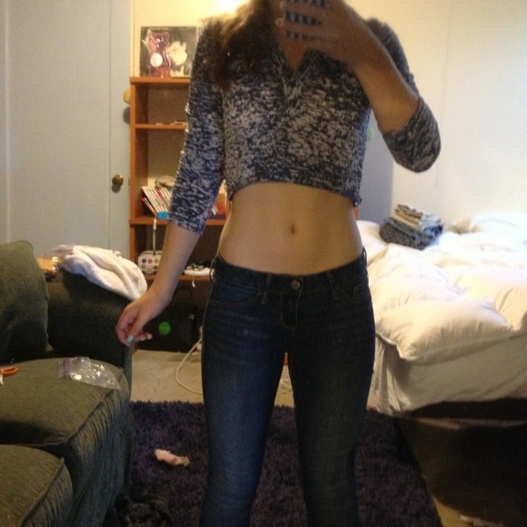 Cropped hooded top