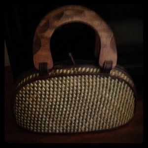 Cute & fun basket weave handbag