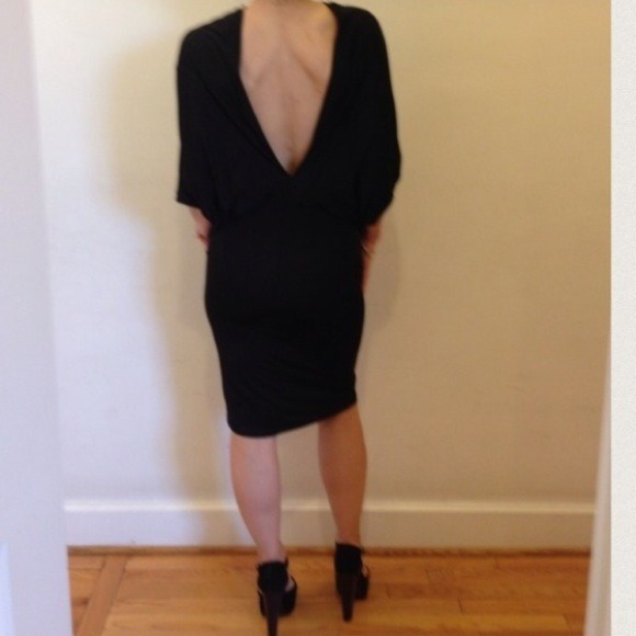 Beautiful dress - Picture 3 of 4