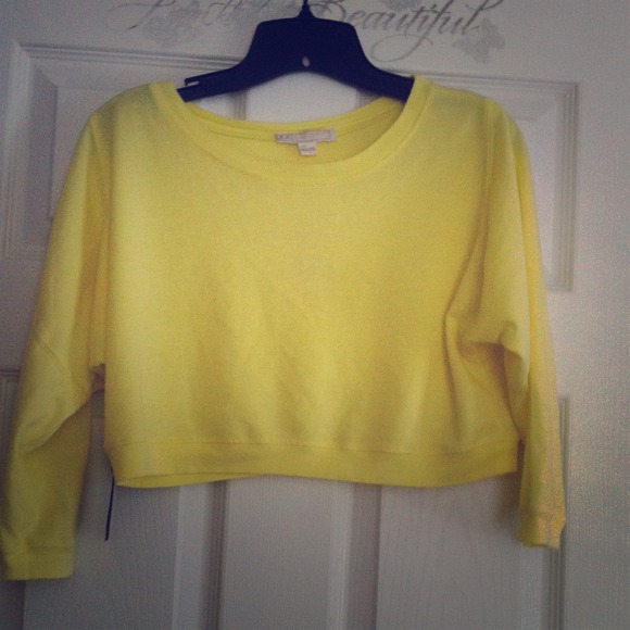 Yellow super crop pull over fashion top