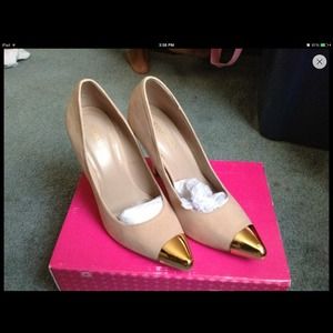 Cute nude pumps (on hold)