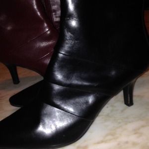 Women's BLACK boots size 9 1/2