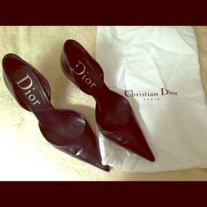 Timeless pair of black Christian Dior heels.
