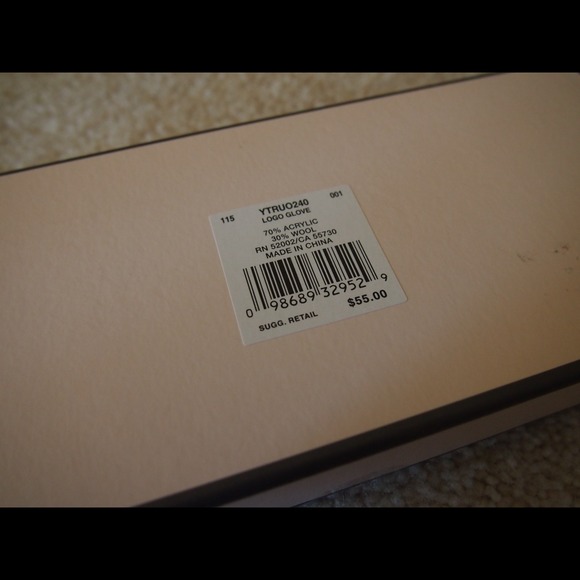 NWT Juicy Couture Gloves - Picture 4 of 4