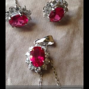 Gorgeous of genuine Ruby gemstone necklaclace