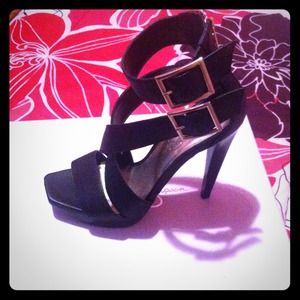 Jessica Simpson black leather heels! 😉