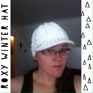 Roxy Cable Knit Winter Hat w/ Brim