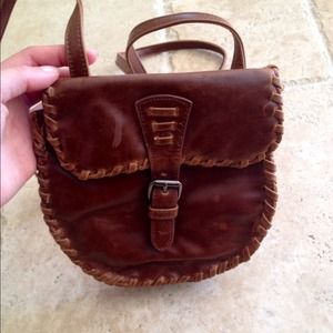 Vintage looking leather crossbody bag🌸