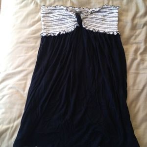 Cute black and white tune top