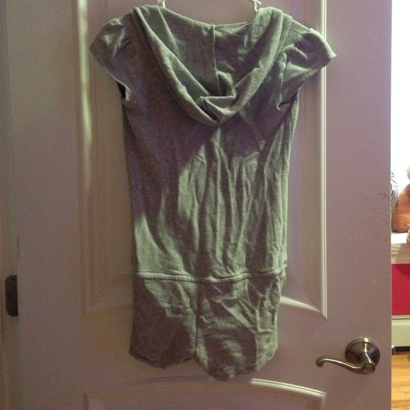 Grey romper - Picture 2 of 2