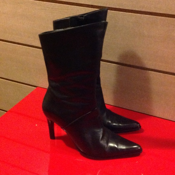 *SOLD in bundle* Amanda Smith Boots