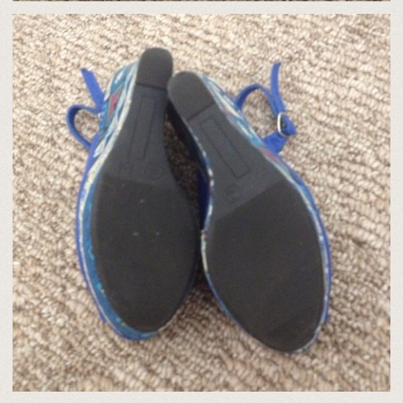 Cute blue tribal wedge❤️ - Picture 3 of 4