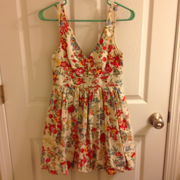 Sold - Picture 3 of 3