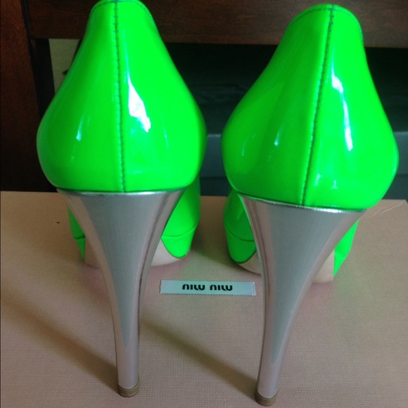 💥Miu Miu Neon Heels Pumps - Picture 3 of 4