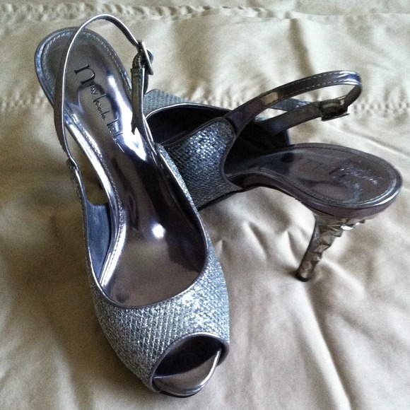 ⭐️MARKDOWN⭐️ $15.00⭐️$15.00 bye-bye $20🚫👻