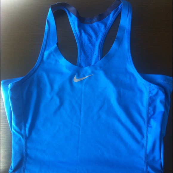 ⬇️REDUCED NikePro Racerback Tank