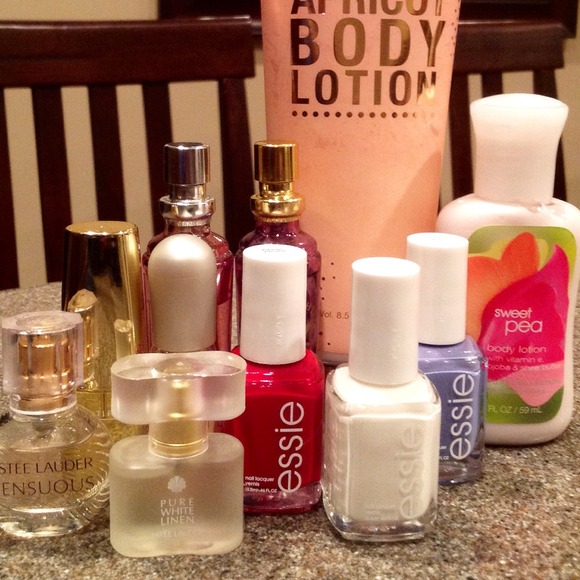 Perfume/ Nail Polish set