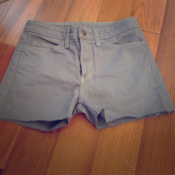 grey cut off jean shorts