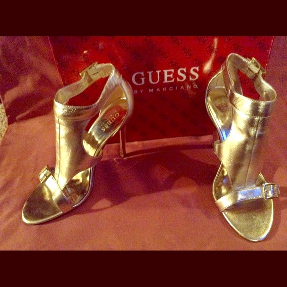 👠Guess Gold Leather Stilettos Sandals👠