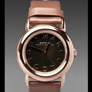 Marc By Marc Jacobs mirror watch in rosegold
