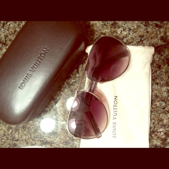 Sunglasses - Picture 1 of 3