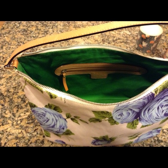 SOLD!! Kate Spade hobo, nice floral print - SOLD!! - Picture 3 of 4