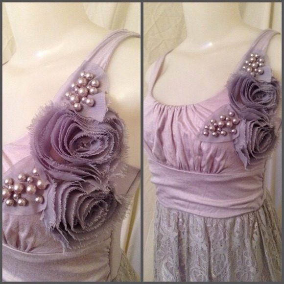 Pretty Detailed Dress 🐝 - Picture 4 of 4