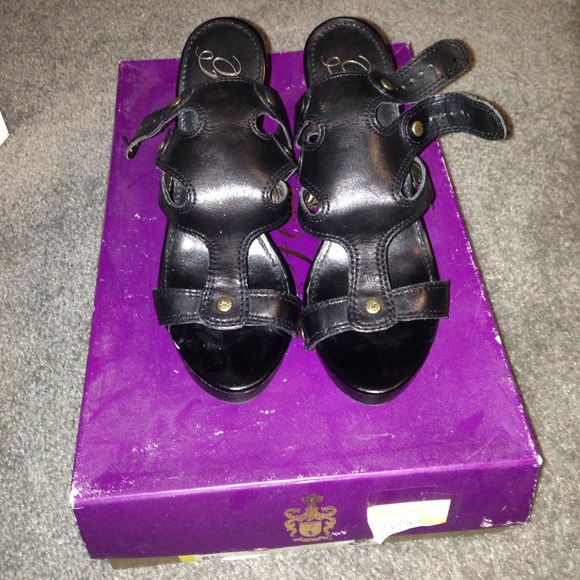 ◾️◽️Black gladiator style sandals◽️◾️