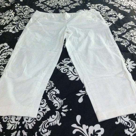 Dressy/ casual white capri pants