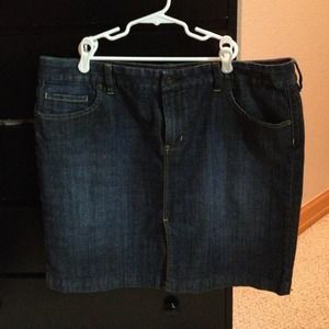 Tommy Hilfiger denim skirt