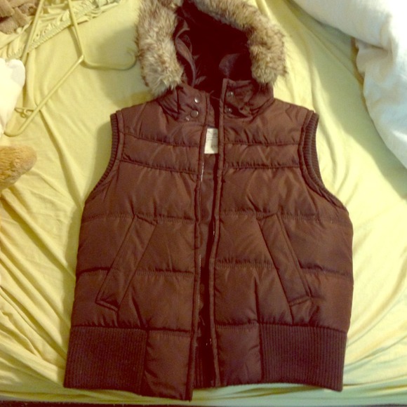 Aeropostale Brown Snow Vest
