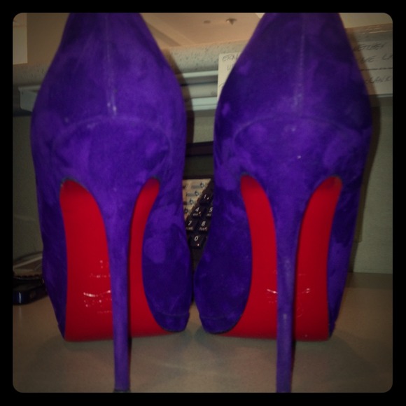 FINAL REDUCTION AUTHENTIC Christian Louboutin Filo