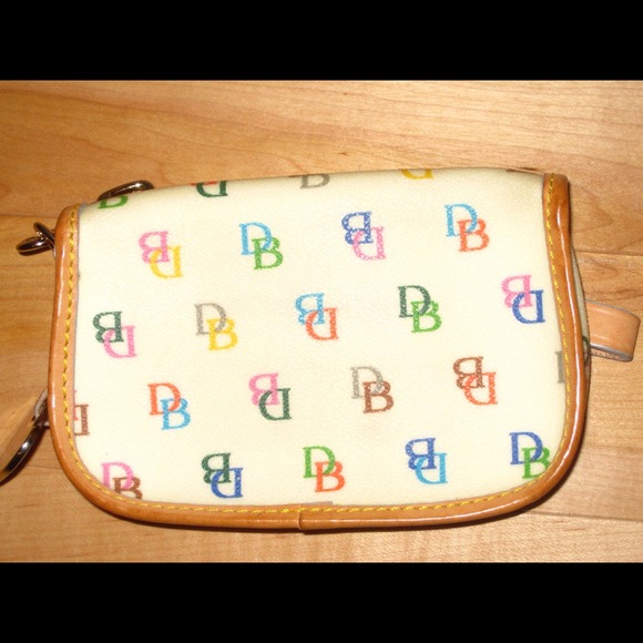 Dooney & Bourke wristlet - Picture 2 of 4