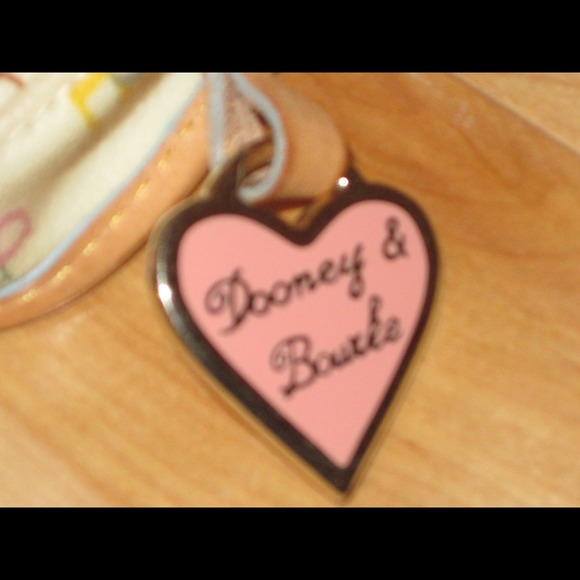 Dooney & Bourke wristlet - Picture 4 of 4