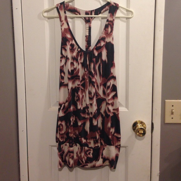 Abstract Racerback Tank Bundle - Picture 2 of 3