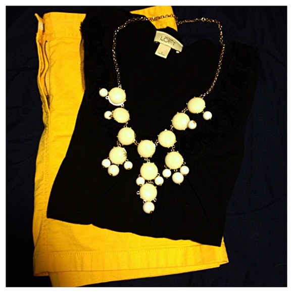 Black LOFT Top with Rosette Collar - Picture 2 of 3