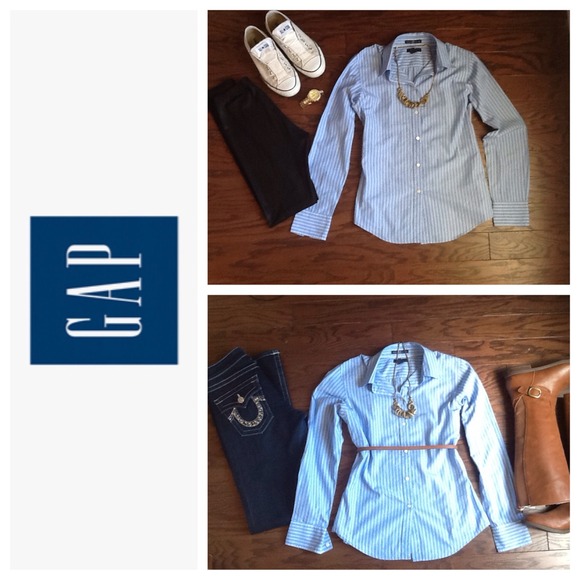🚫🚫SOLD🚫🚫Blue Button Up Shirt