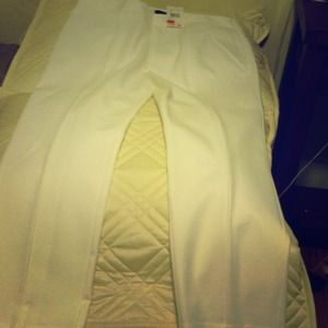 White pleated pants perfect for work atmosphere