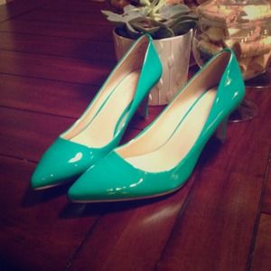 Nine West Sea Foam Green mid heels 6.5