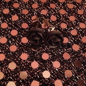 Silver flower earrings!