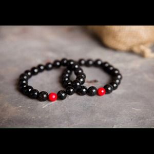 *AS SEEN ON ANGELINA JOLIE Onyx/Red Coral Bracelet