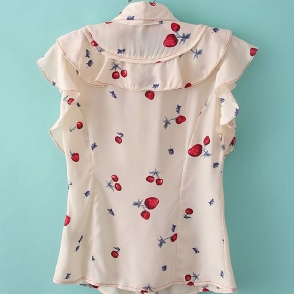 🍓Sold in a Bundle🍓 - Picture 2 of 3