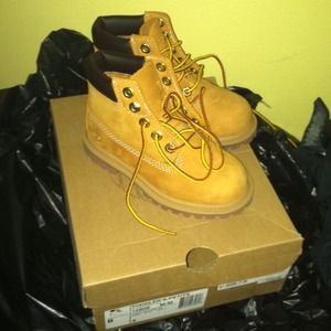 8c Timberland Boots-NWT